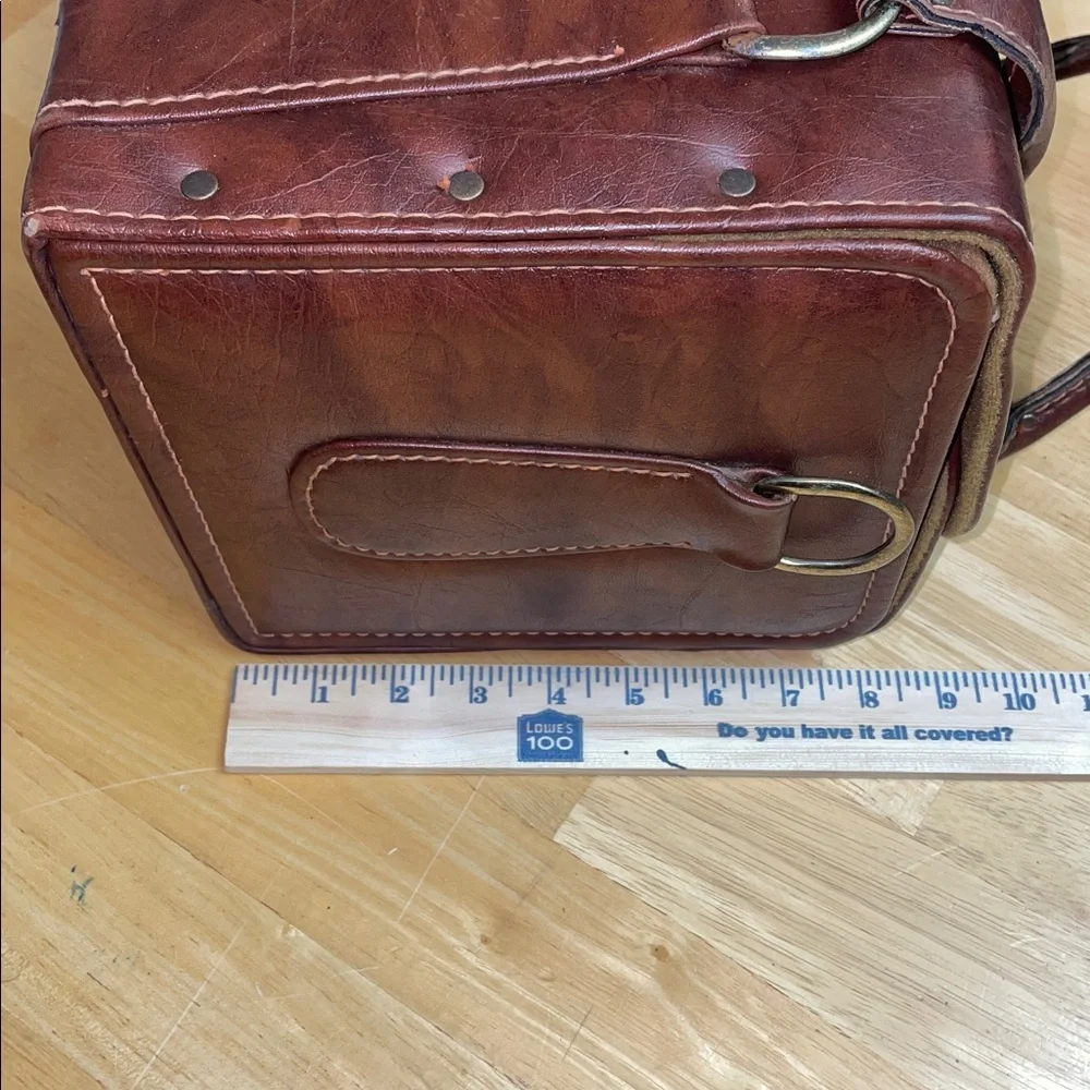 Vintage Tucky Brown Leather Hard Camera Case w Shoulder Strap.‎